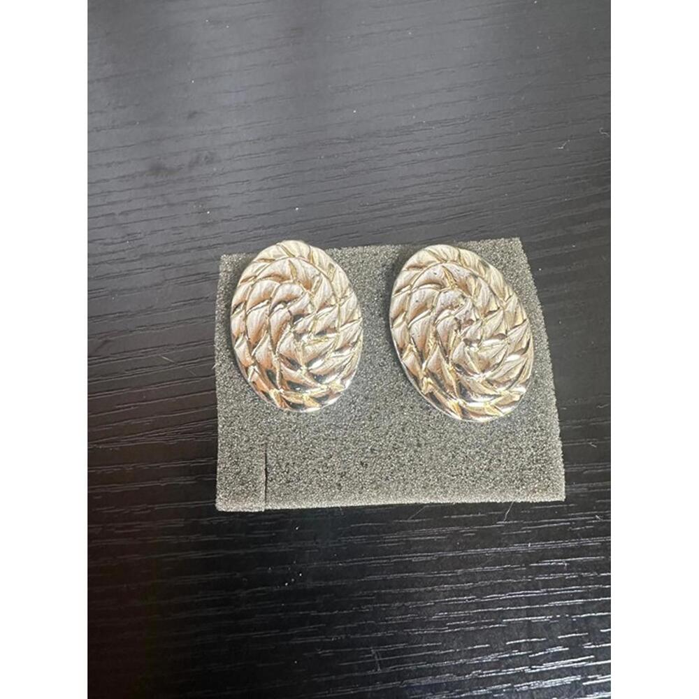 Vintage Swirl Clip-On Earrings – Silver & Gold Tone Textured Design